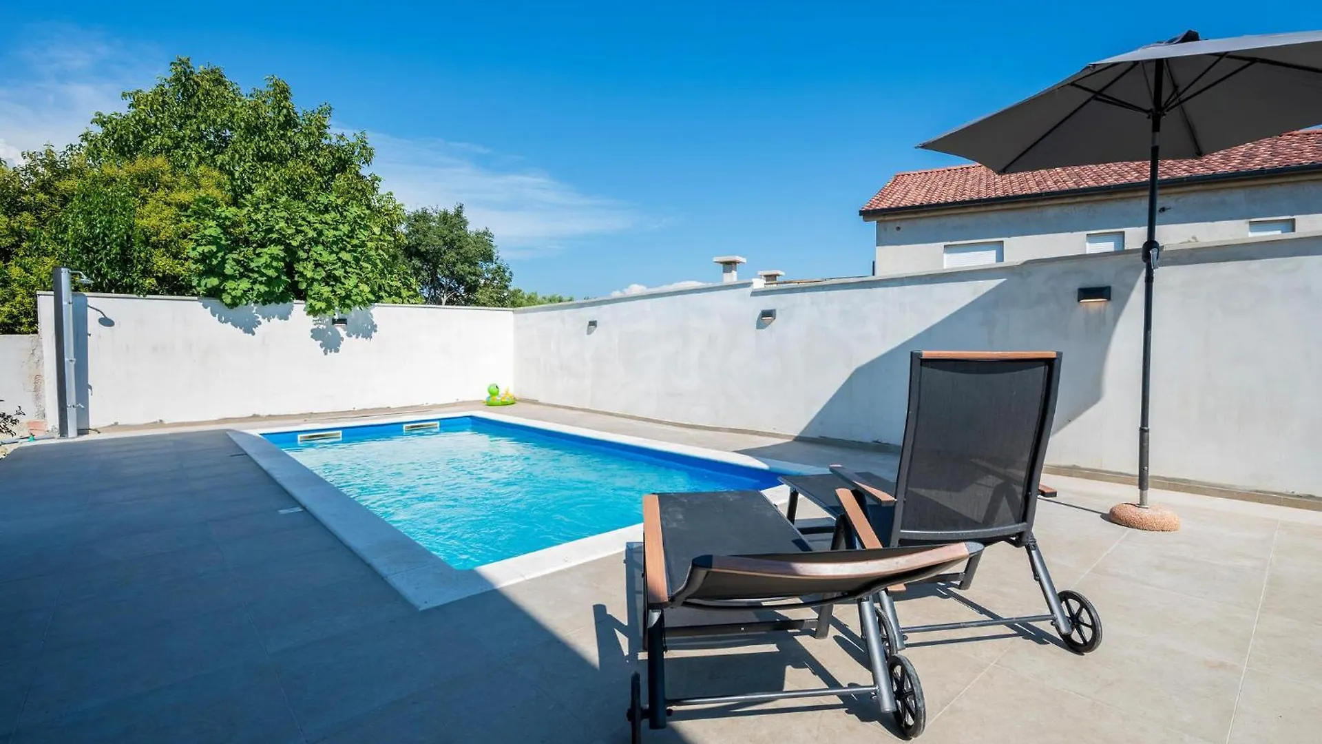Awesome Apartment In Galizana With Wifi 0*,  Croatia